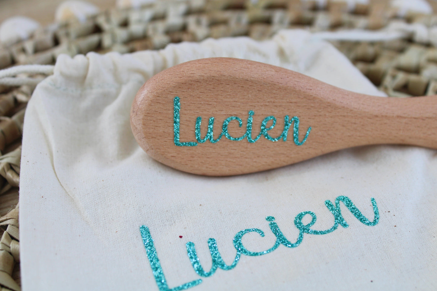 Brosse bébé/enfant personnalisée + pochon personnalisé